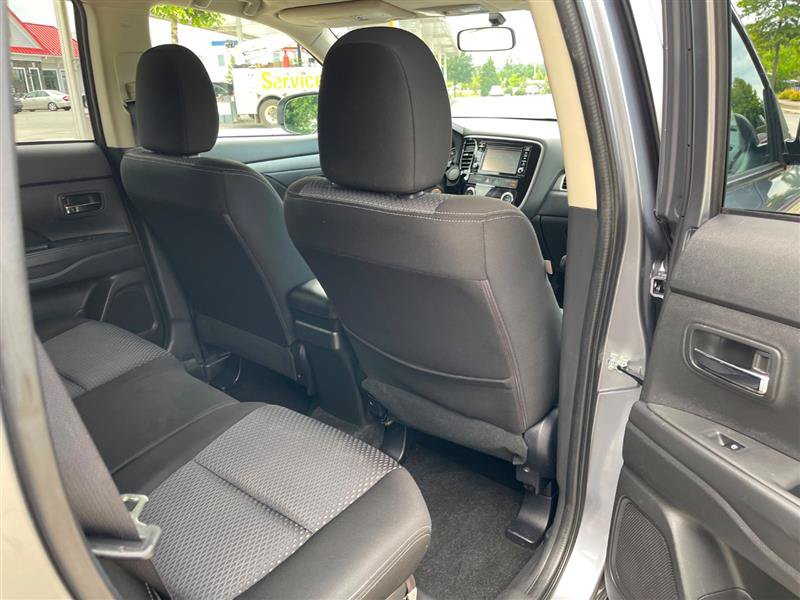 Used 2017 Mitsubishi Outlander ES AWD/4WD image 74