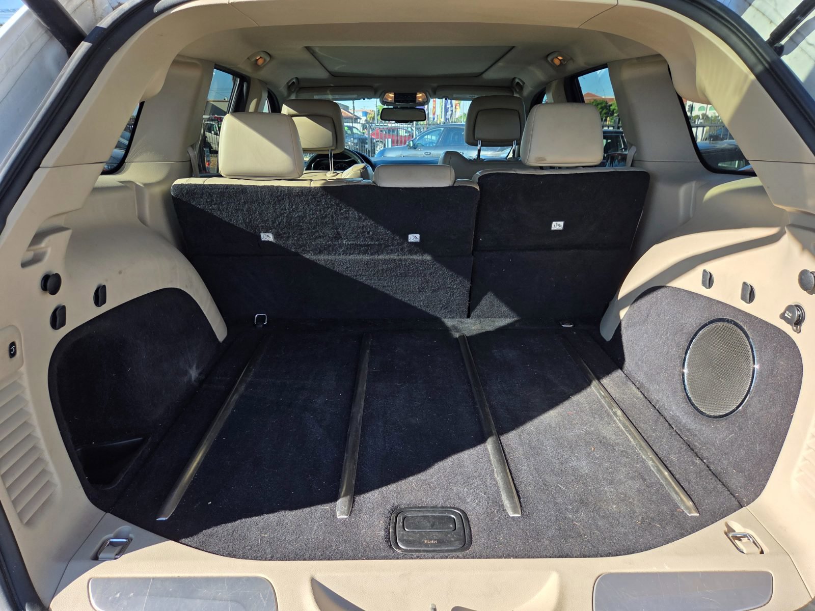 Used 2014 Jeep Grand Cherokee Limited w/ Luxury Group II image 11