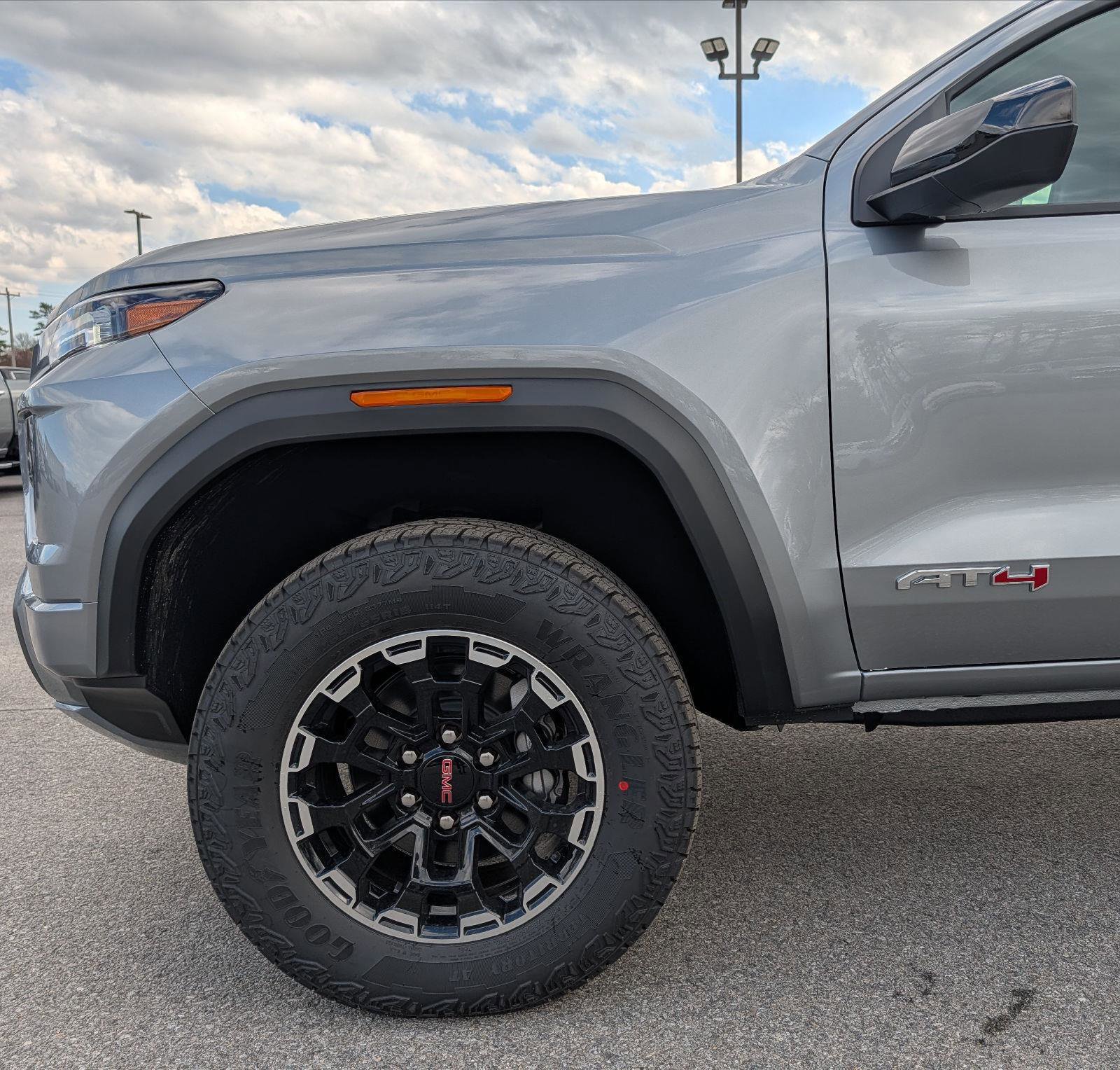 New 2026 GMC Canyon AT4 image 3