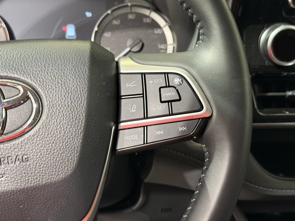 Certified 2025 Toyota Highlander LE AWD/4WD image 25