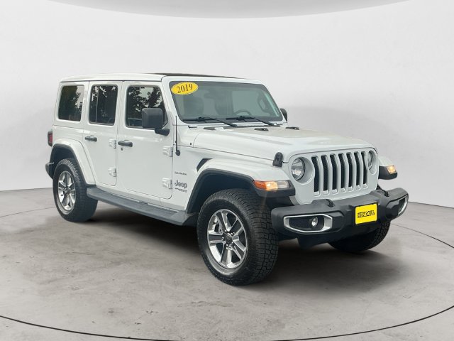 Used 2019 Jeep Wrangler Unlimited Sahara w/ Cold Weather Group AWD/4WD image 3