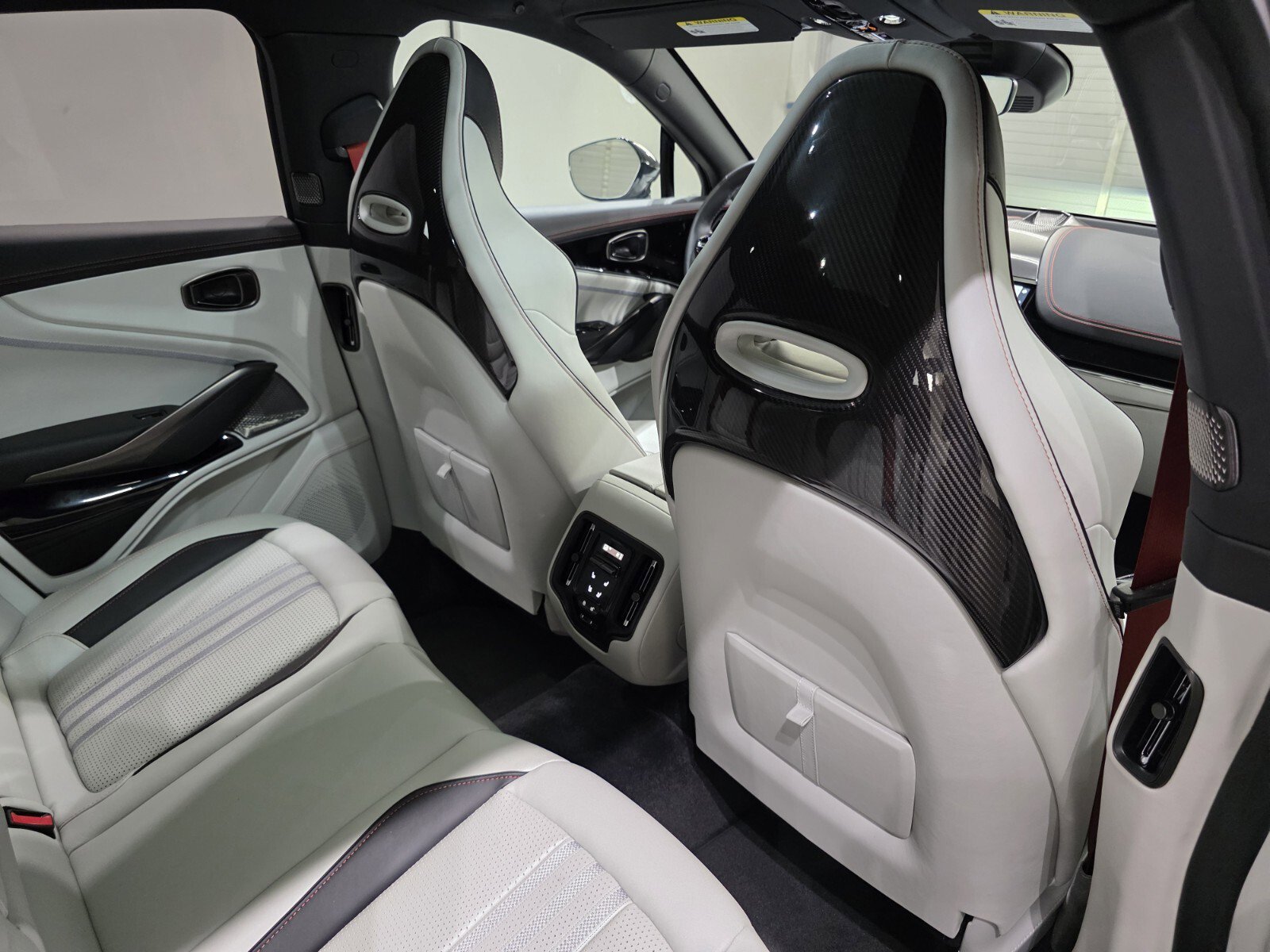 New 2025 Aston Martin DBX 707 image 27