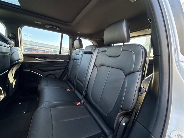 New 2026 Jeep Grand Cherokee Limited image 12