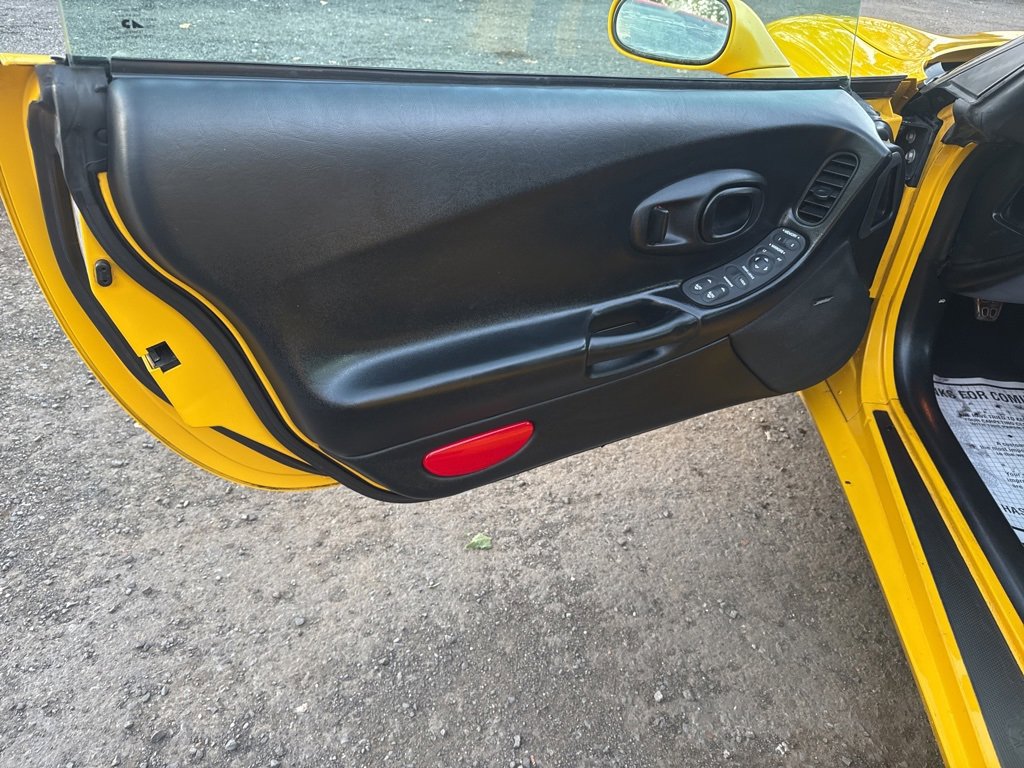 Used 2003 Chevrolet Corvette Z06 w/ Memory Package, 3 Drivers image 31