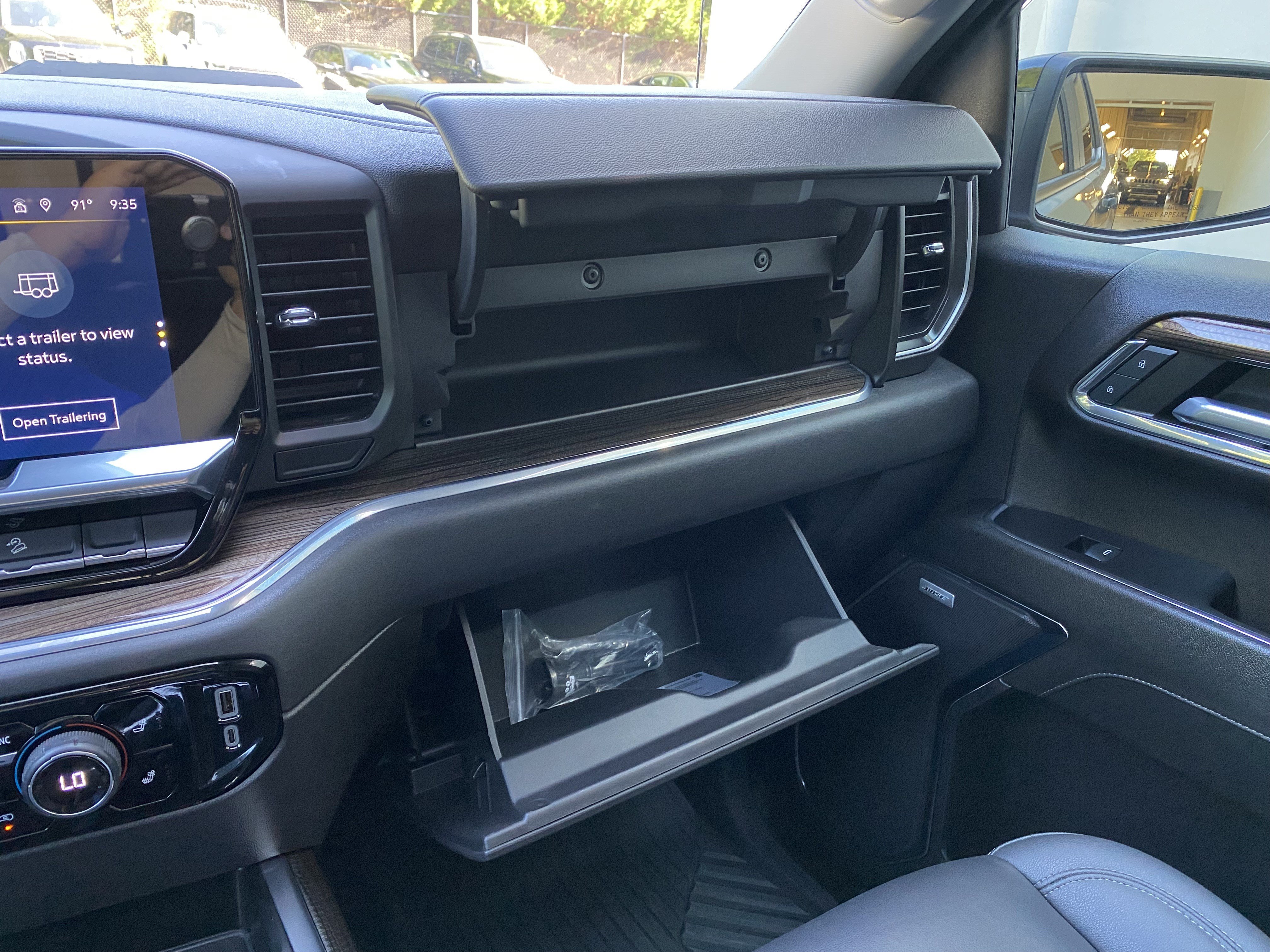 Used 2024 Chevrolet Silverado 1500 LT Trail Boss w/ Convenience Package II AWD/4WD image 31