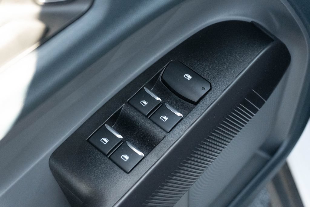Used 2025 Ford Maverick XL FWD image 12