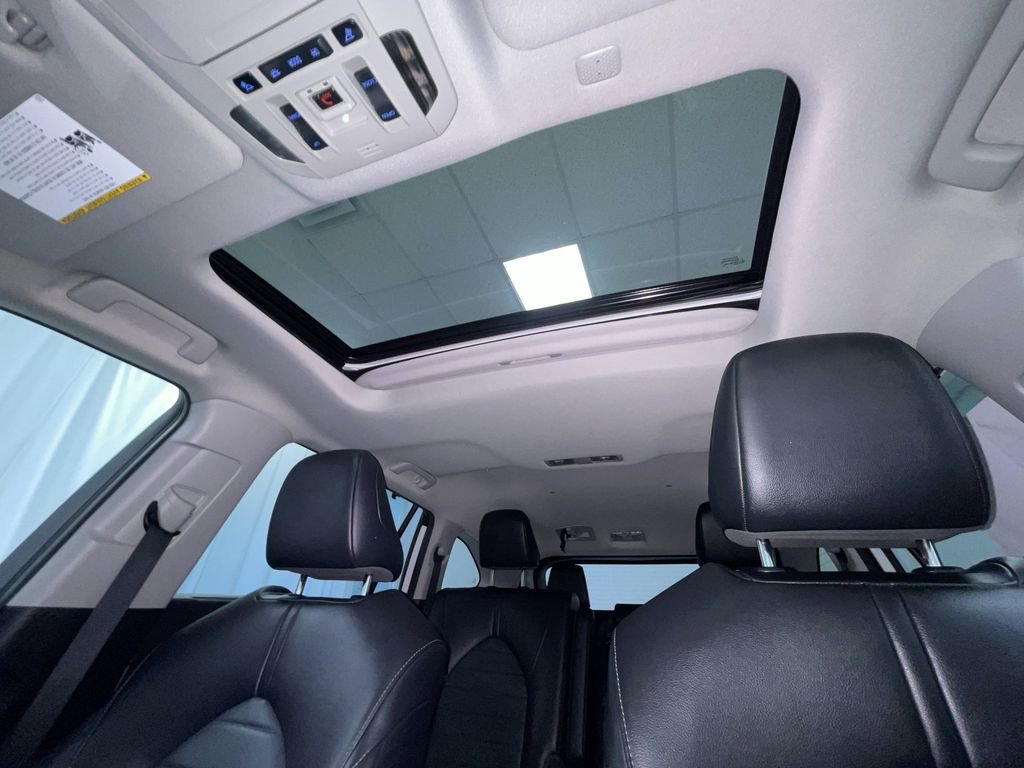 Used 2022 Toyota Highlander XLE image 9