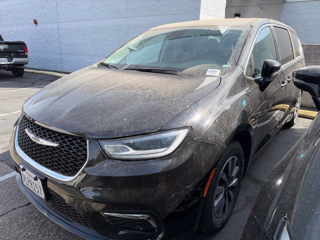 Used 2024 Chrysler Pacifica Limited