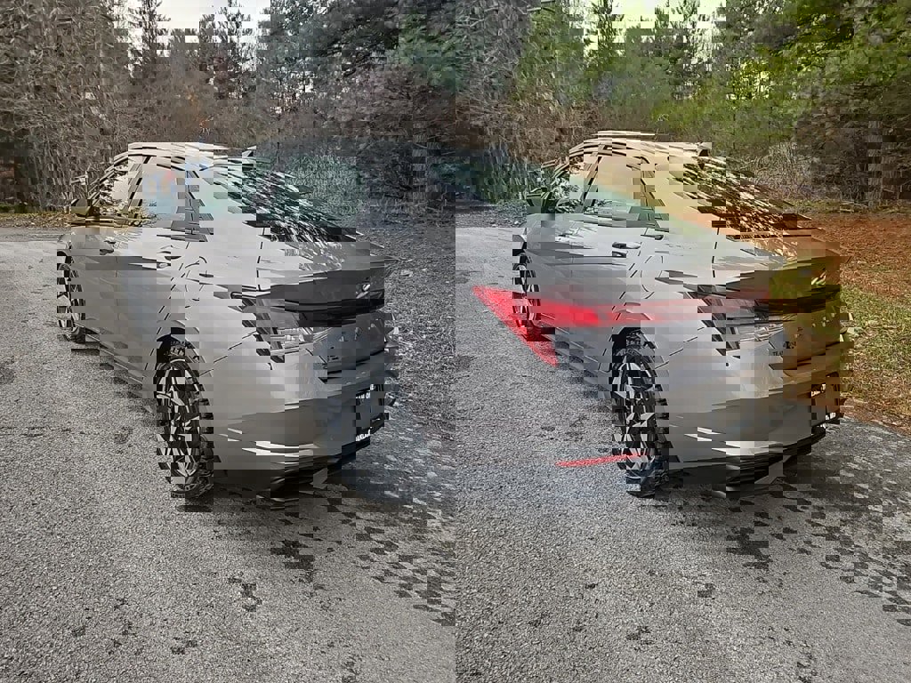 Used 2023 Hyundai Elantra SEL w/ Convenience Package image 3