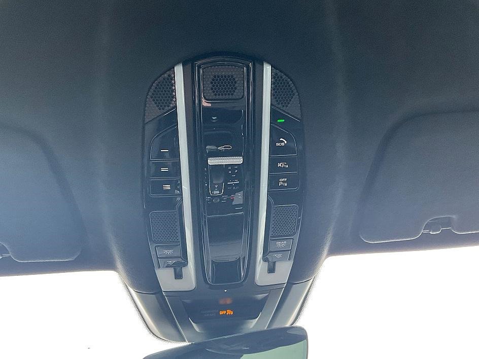 Used 2020 Porsche Cayenne Turbo S image 25