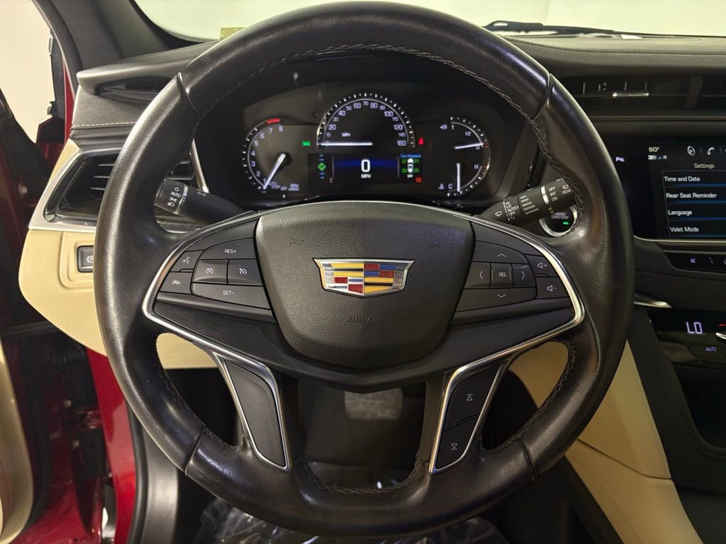 Used 2018 Cadillac XT5 FWD image 18