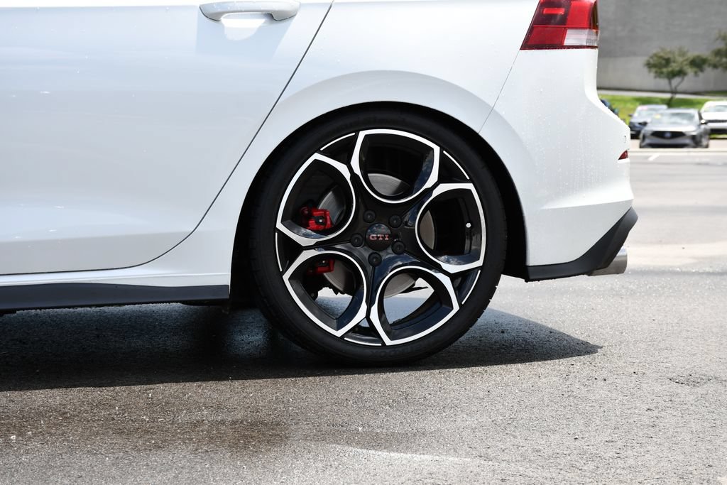 Used 2025 Volkswagen GTI SE FWD image 16