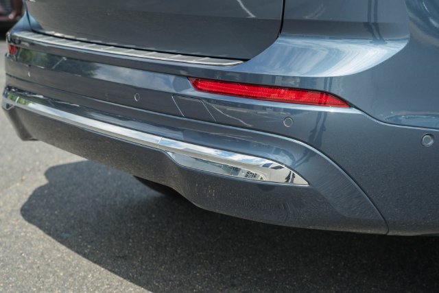 Certified 2023 Volvo XC60 B5 Plus w/ Climate Package AWD/4WD image 9