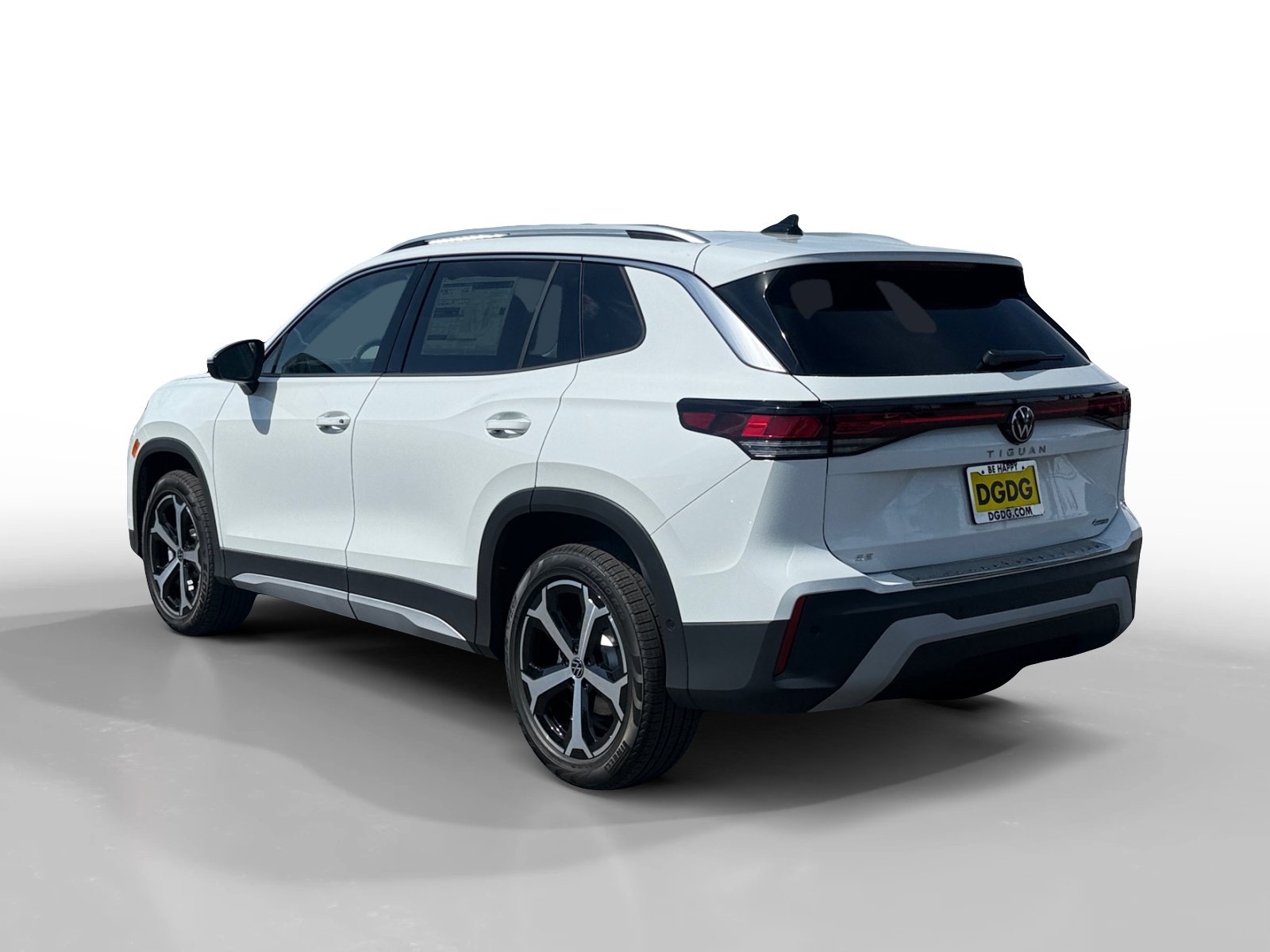 New 2026 Volkswagen Tiguan SE AWD/4WD image 3