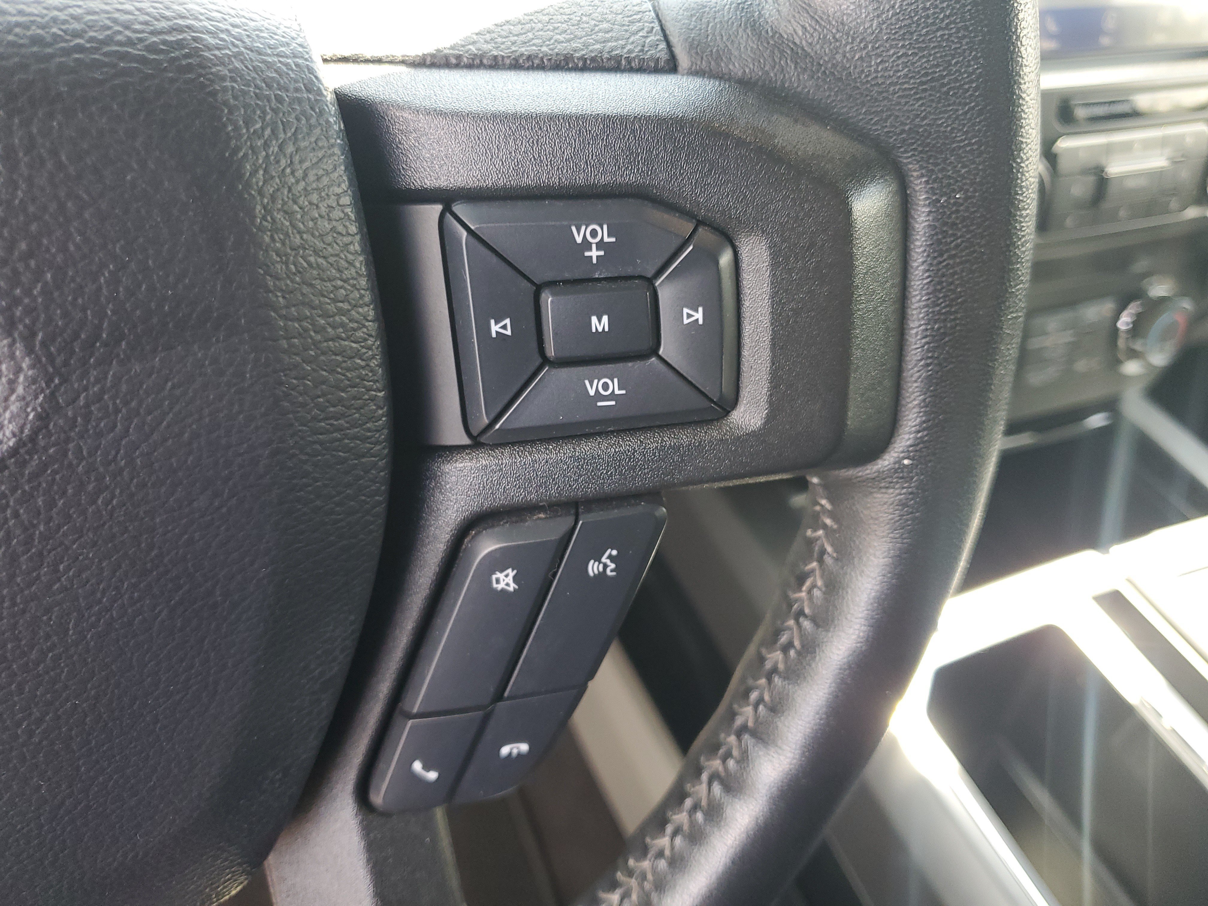 Used 2020 Ford F150 XLT w/ Equipment Group 302A Luxury AWD/4WD image 17