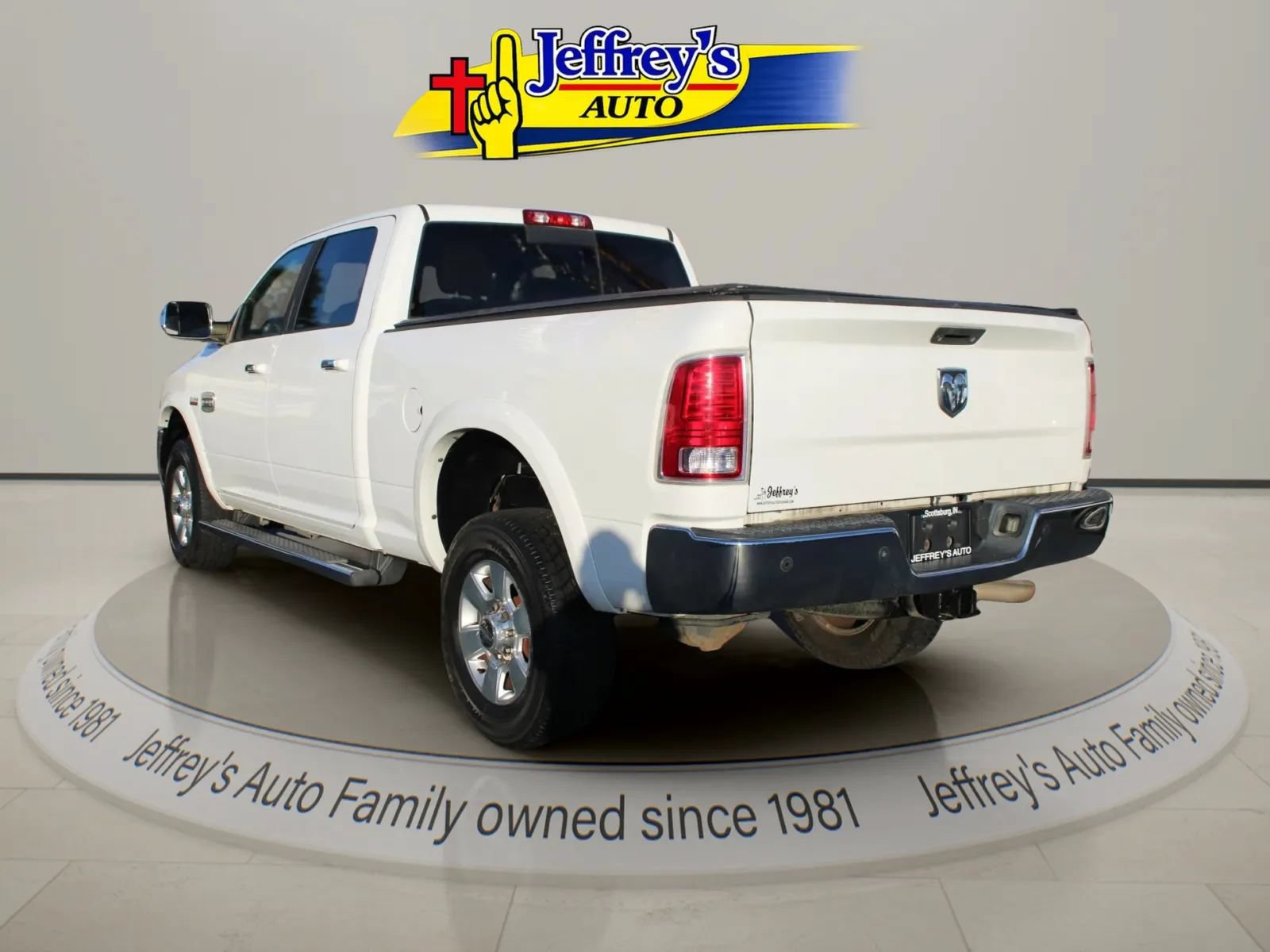 Used 2014 RAM 2500 Longhorn w/ Convenience Group AWD/4WD image 2