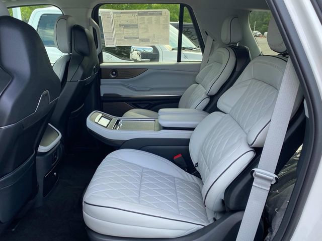 New 2026 Lincoln Navigator Black Label AWD/4WD image 7