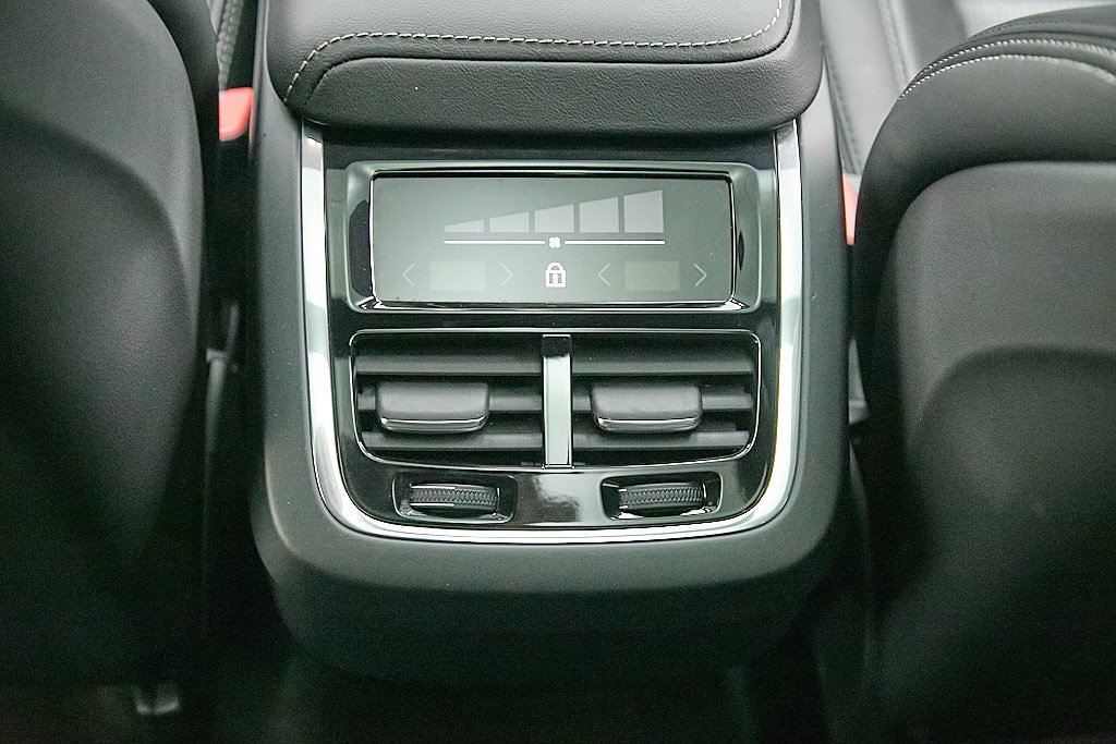 Certified 2023 Volvo XC60 B5 Ultimate image 26