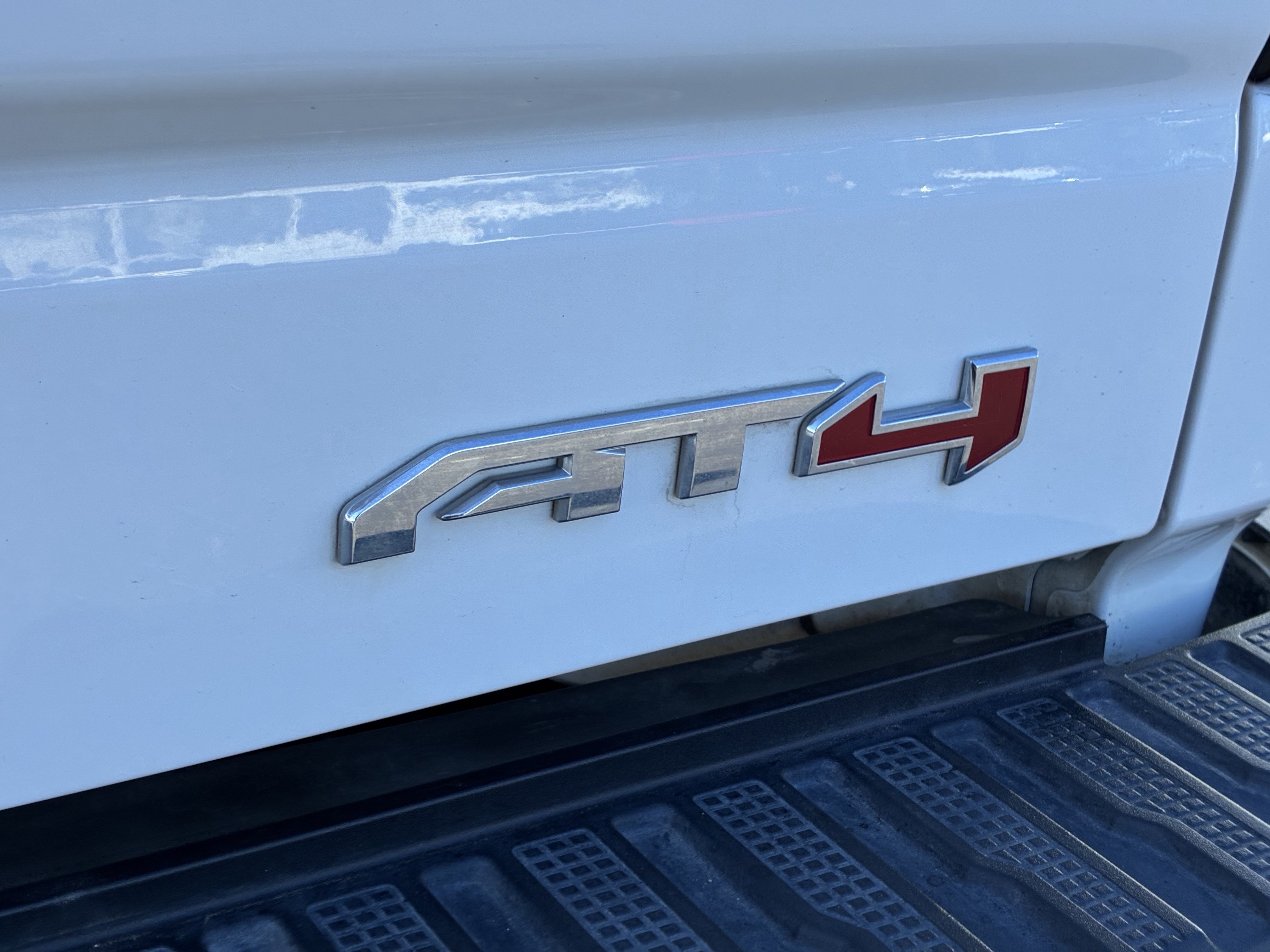 Used 2025 GMC Sierra 1500 AT4 AWD/4WD image 12