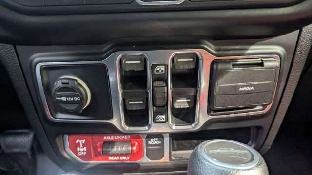 Used 2021 Jeep Gladiator Mojave w/ Dual Top Group image 32