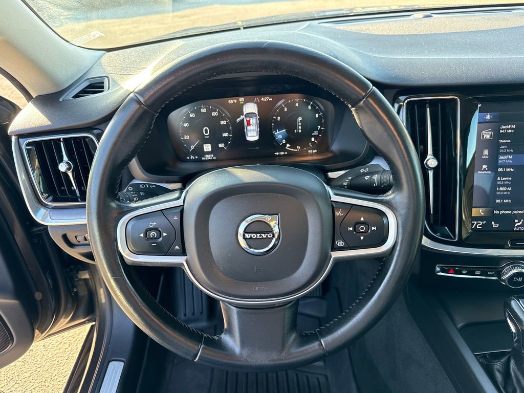 Used 2020 Volvo S60 T6 Momentum image 14