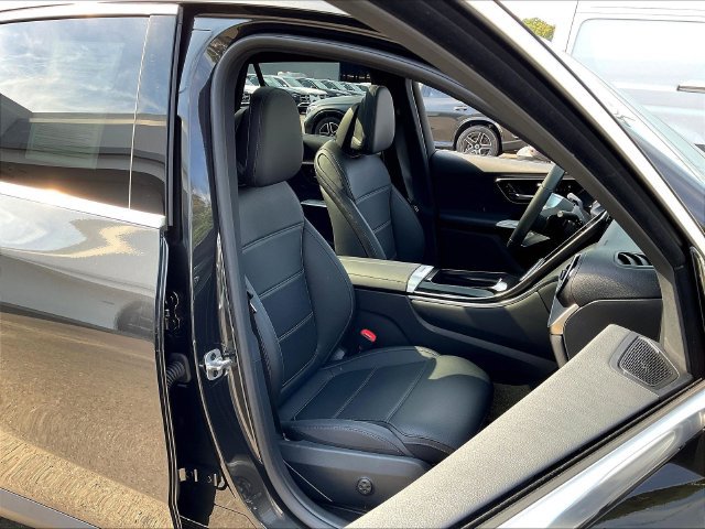 Used 2026 Mercedes-Benz GLC 300 4MATIC image 31