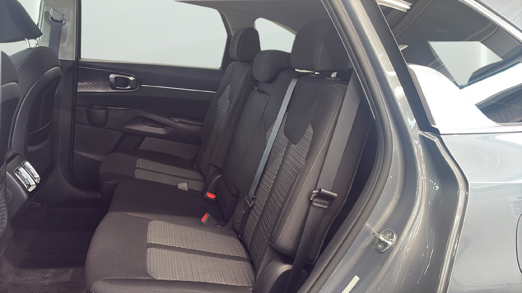 Certified 2023 Kia Sorento LX AWD/4WD image 19