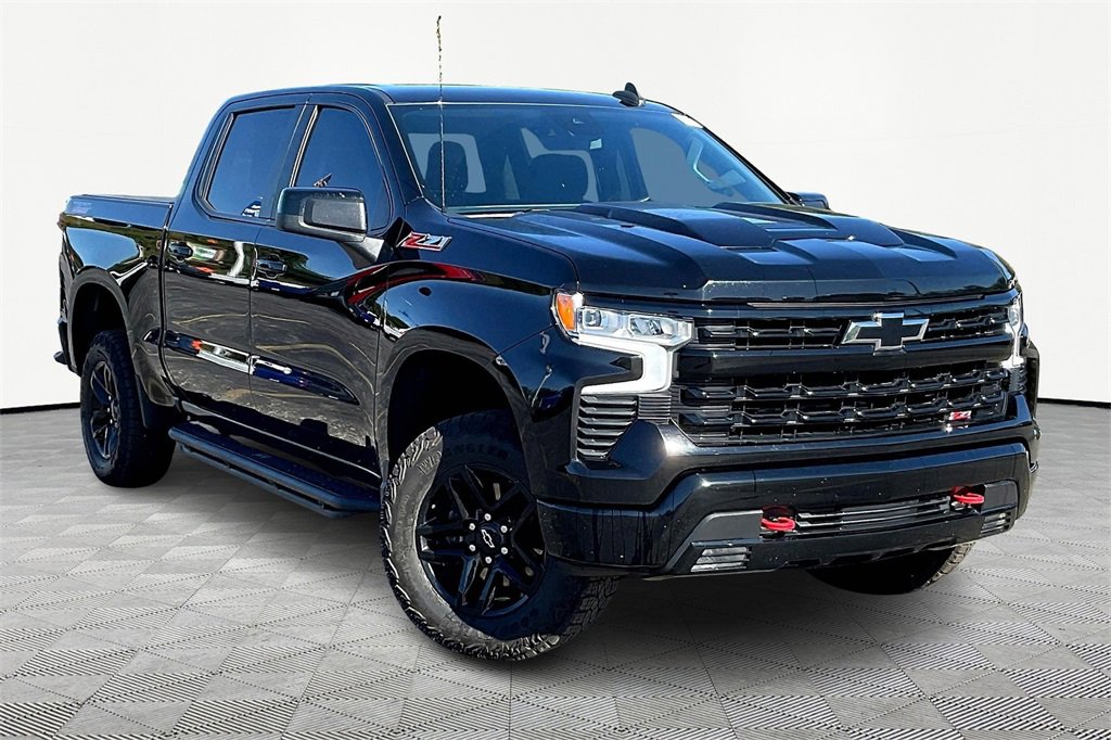 Used 2023 Chevrolet Silverado 1500 LT Trail Boss image 3