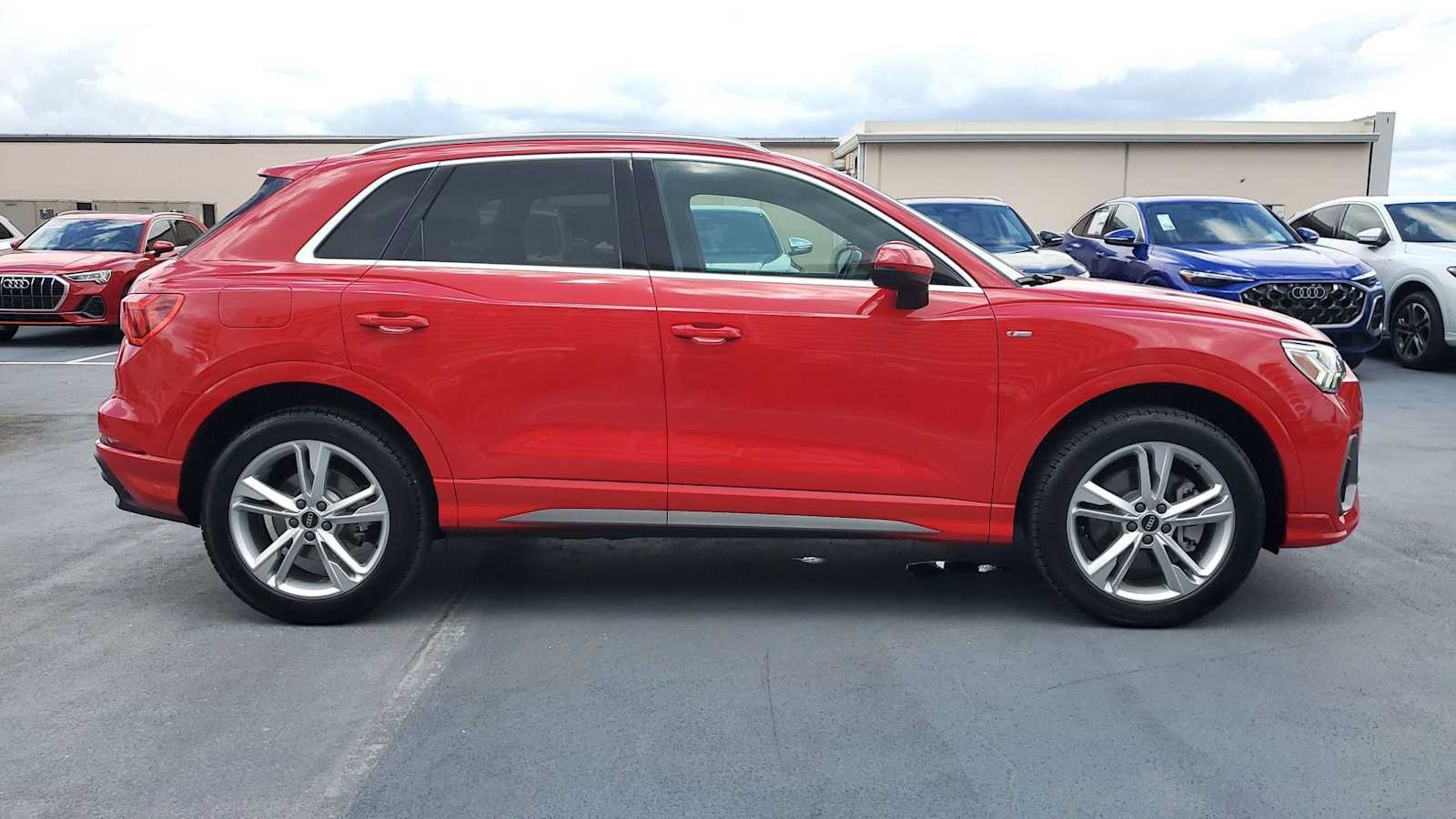 Certified 2023 Audi Q3 2.0T Premium w/ Convenience Package AWD/4WD image 7