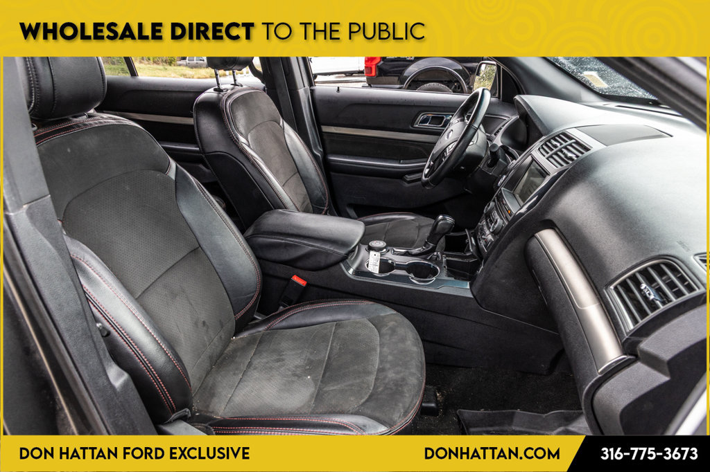 Used 2018 Ford Explorer XLT w/ Equipment Group 202A AWD/4WD image 21