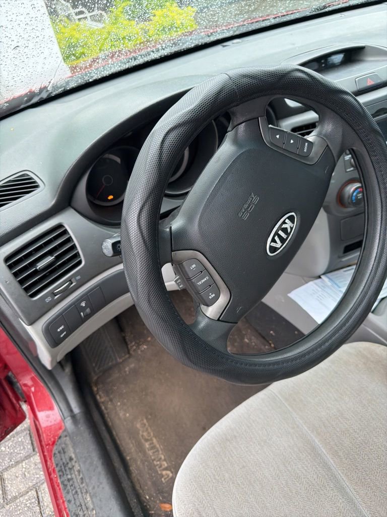 Used 2010 Kia Optima LX FWD image 3