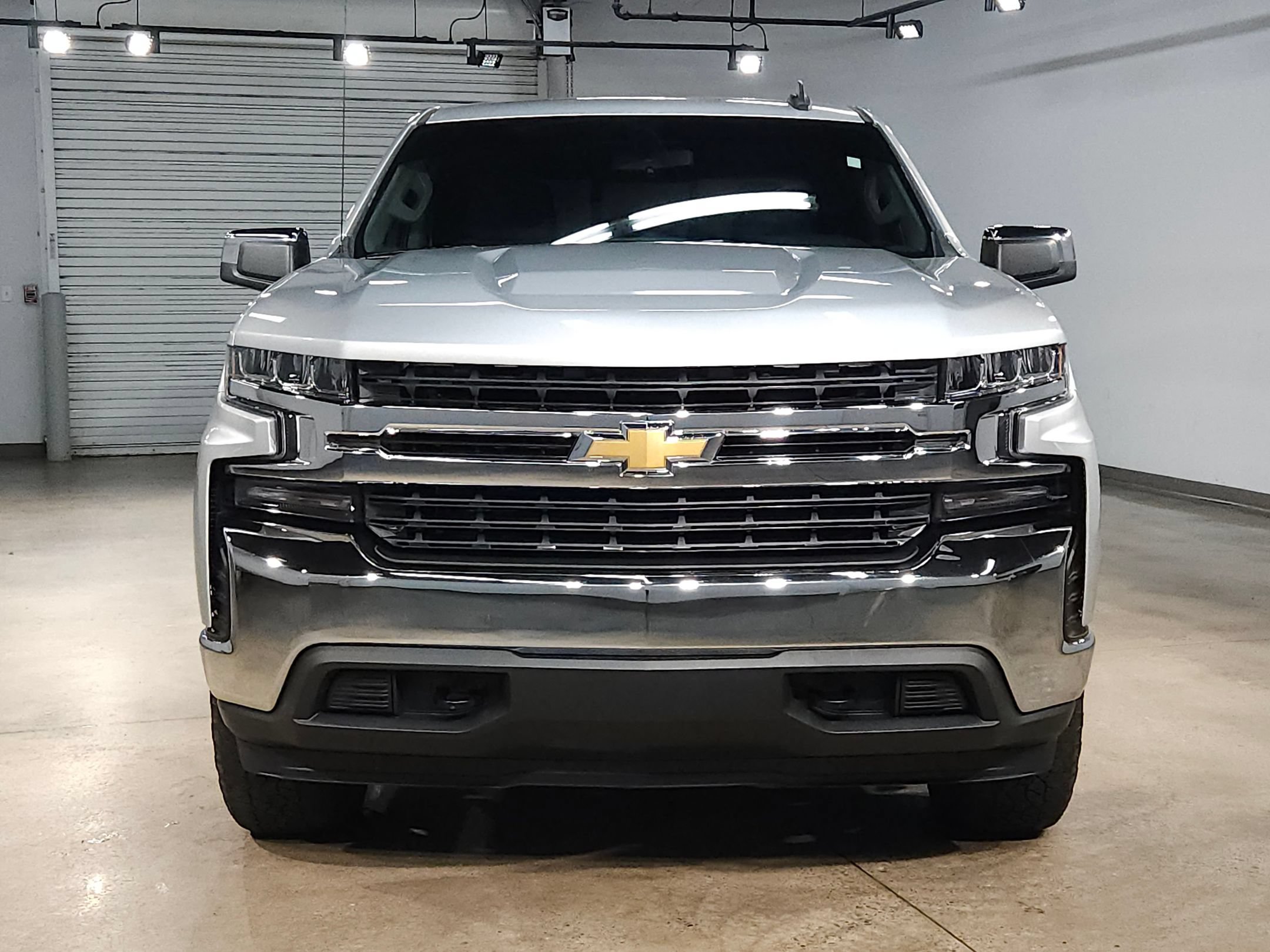 Used 2022 Chevrolet Silverado 1500 LT AWD/4WD image 2