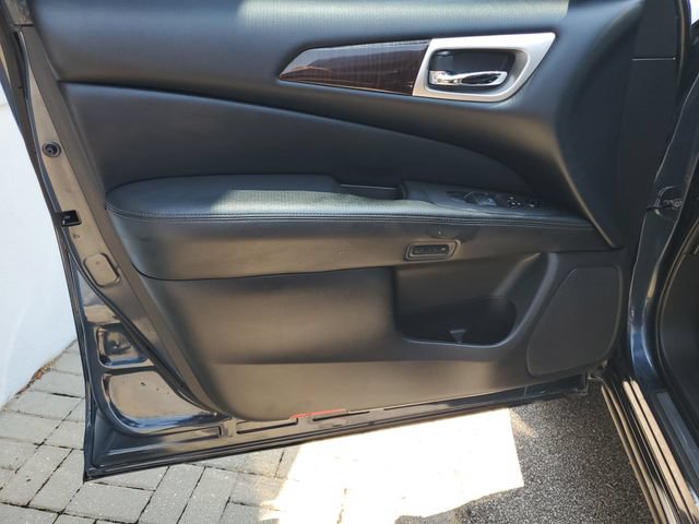 Used 2013 Nissan Pathfinder SL w/ Cargo Pkg FWD image 29