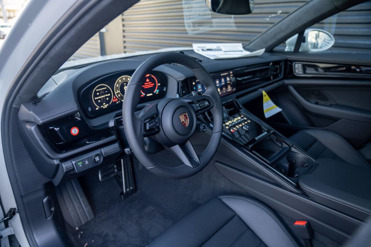 New 2026 Porsche Panamera GTS image 4