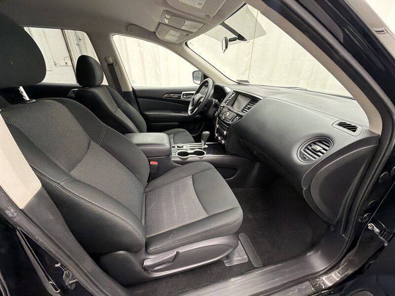 Used 2019 Nissan Pathfinder S AWD/4WD image 13