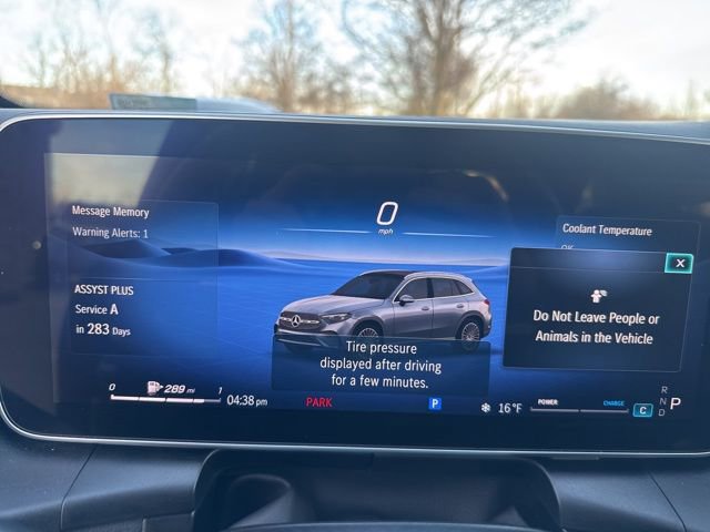 Used 2024 Mercedes-Benz GLC 300 4MATIC image 21