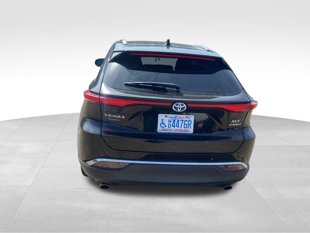 Used 2021 Toyota Venza XLE w/ Softex Package image 15