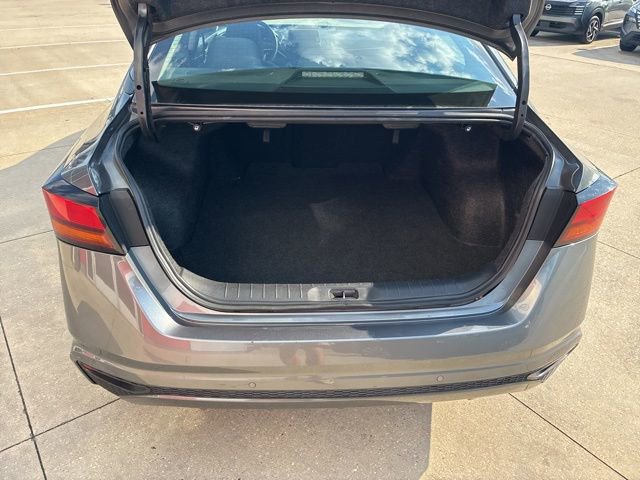 Used 2024 Nissan Altima 2.5 SV image 8