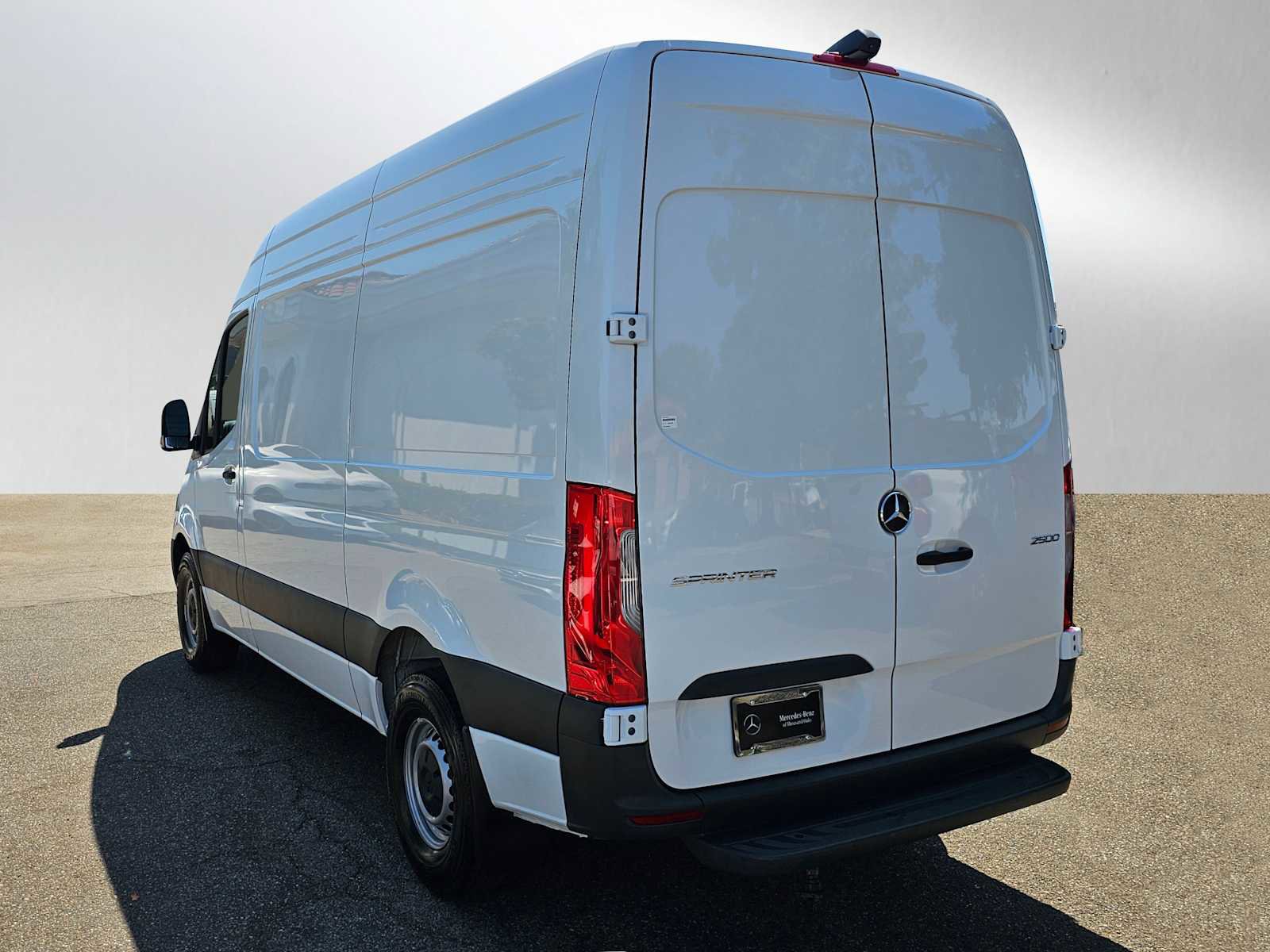 Used 2025 Mercedes-Benz Sprinter 2500 image 7