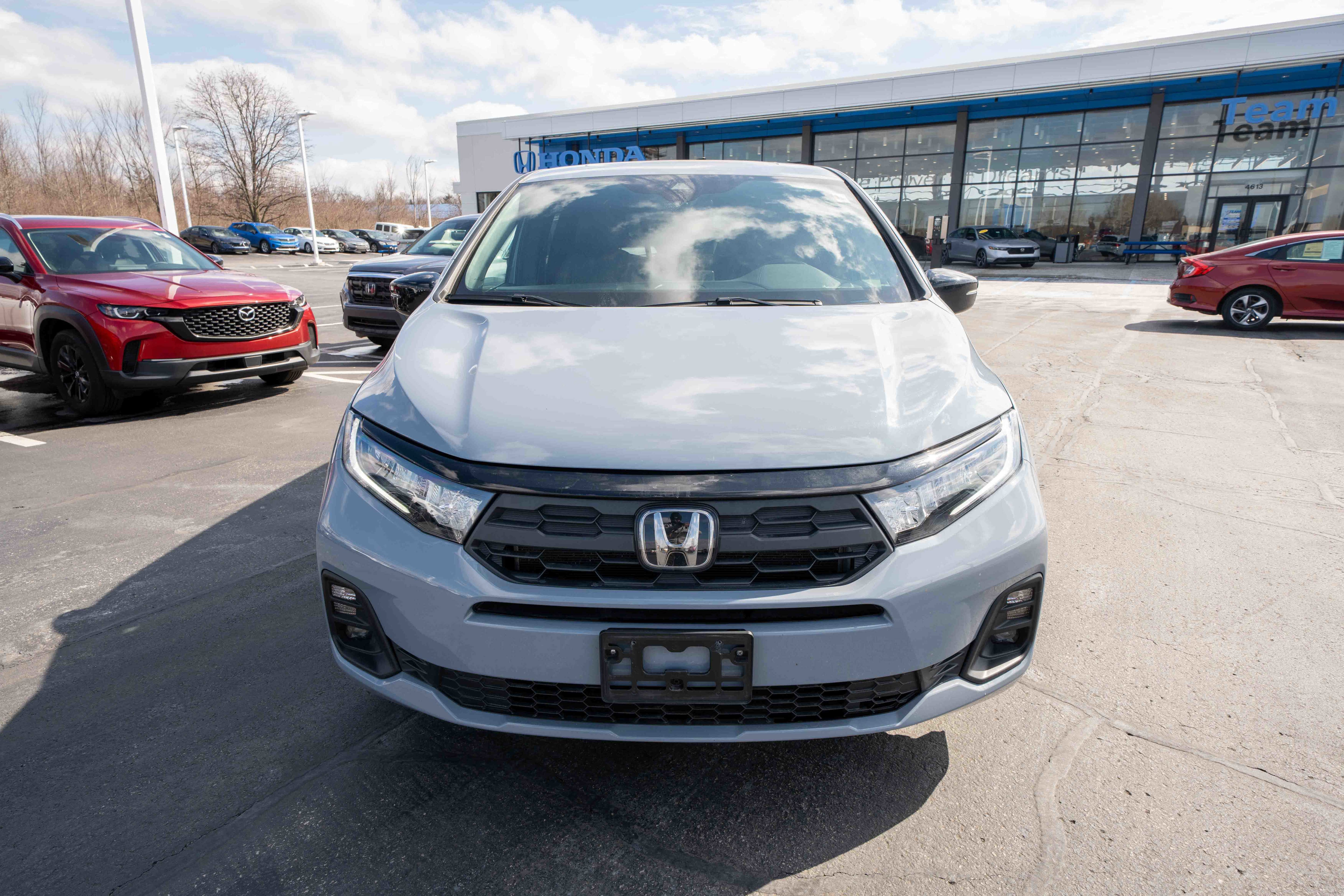 Used 2025 Honda Odyssey Sport-L image 2