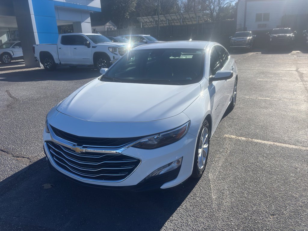 Used 2024 Chevrolet Malibu LT FWD image 2