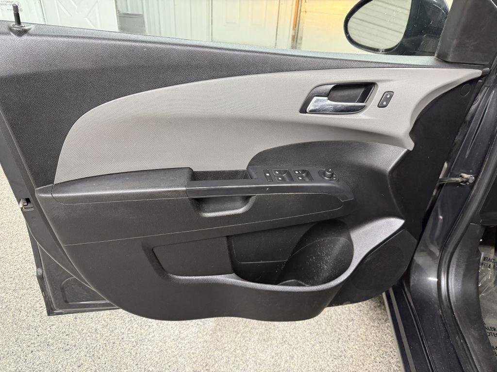 Used 2015 Chevrolet Sonic LT FWD image 17