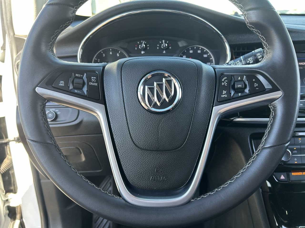 Used 2022 Buick Encore Preferred w/ Safety Package FWD image 20