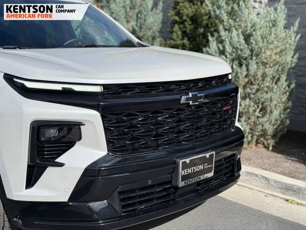 Used 2025 Chevrolet Traverse RS w/ LPO, Floor Liner Package image 14