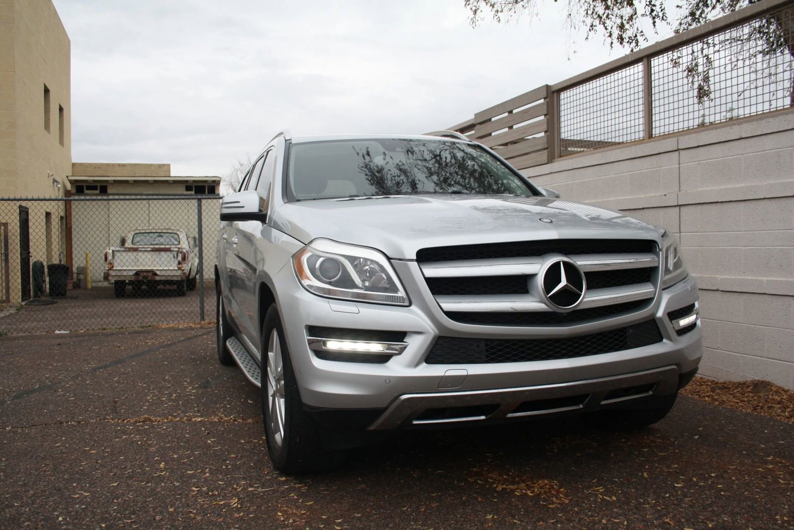 Used 2015 Mercedes-Benz GL 450 4MATIC image 2