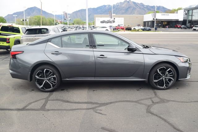New 2026 Nissan Altima 2.5 SR AWD/4WD image 9