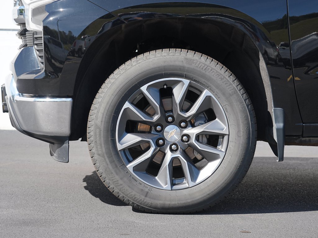 Certified 2023 Chevrolet Silverado 1500 LT w/ Convenience Package II AWD/4WD image 11