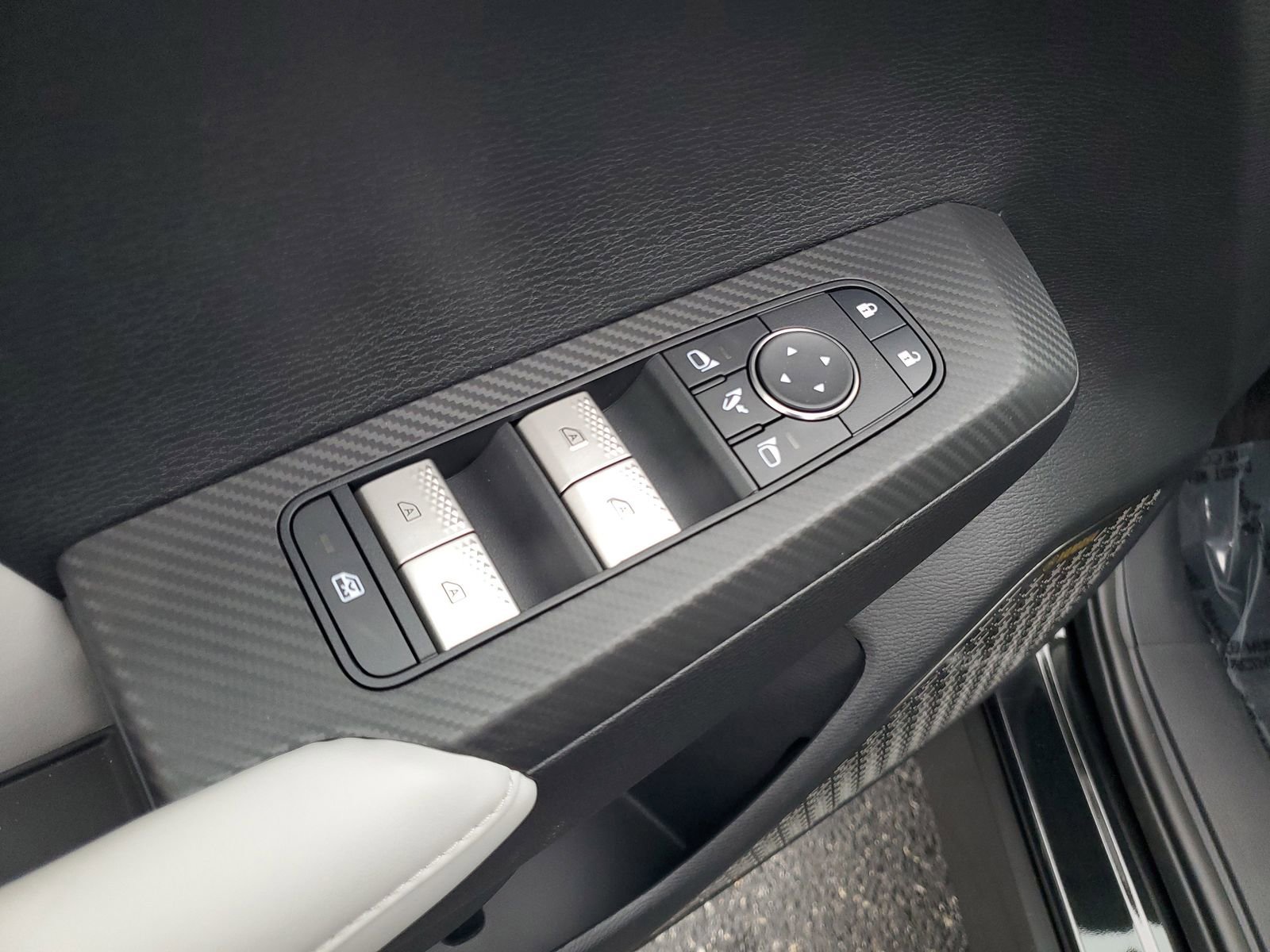 New 2026 Mitsubishi Outlander SE image 9