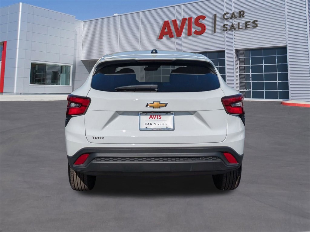 Used 2025 Chevrolet Trax LS image 7