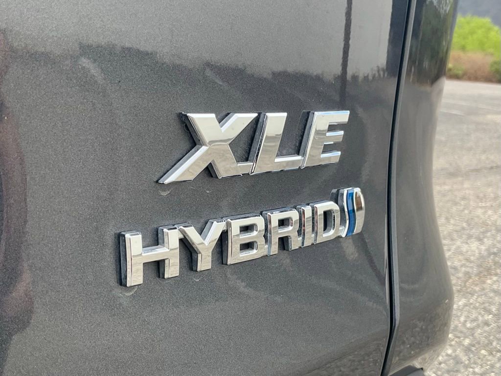 Used 2024 Toyota RAV4 XLE Premium image 21